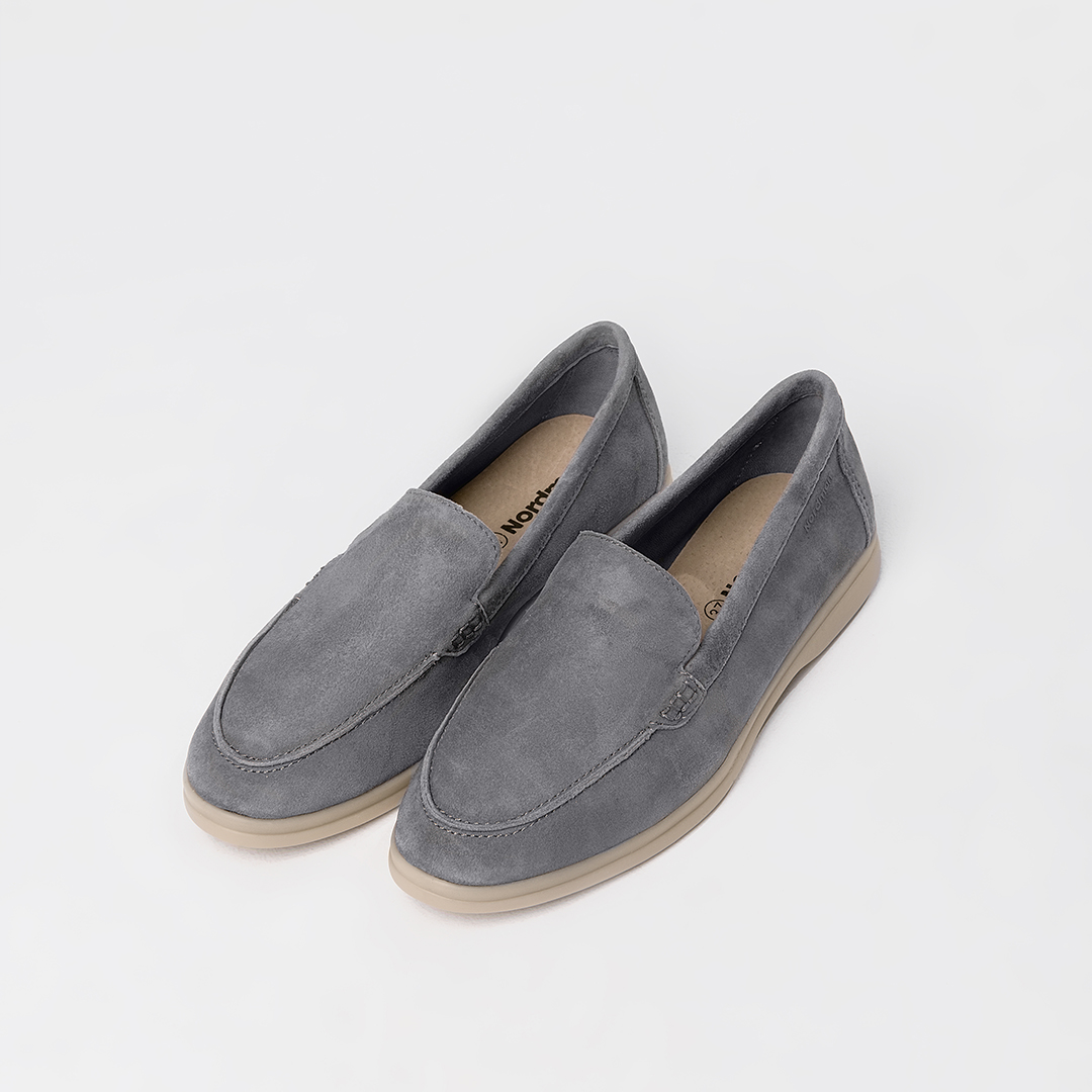 Женские лоферы цвет серый - фото 4