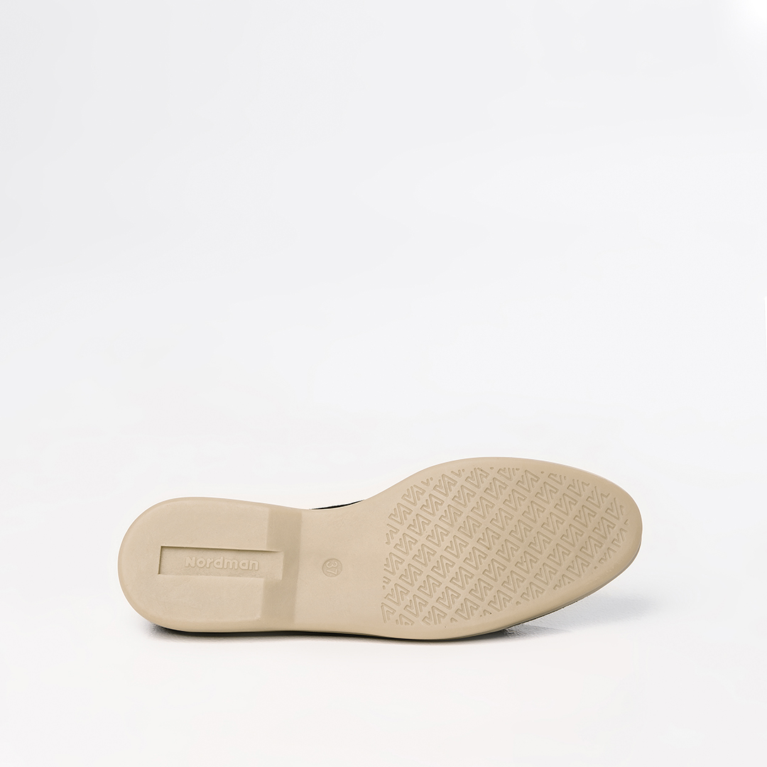 Женские лоферы цвет черный - фото 9