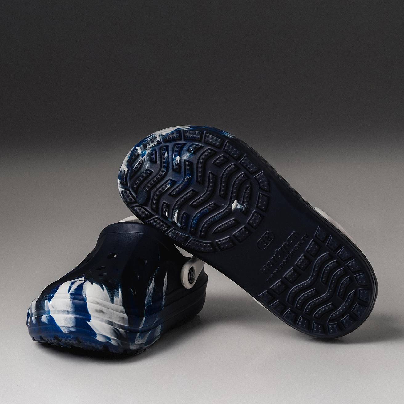 Сабо из ЭВА Nordman Shark цвет синий с модуляцией бело-синей - фото 5