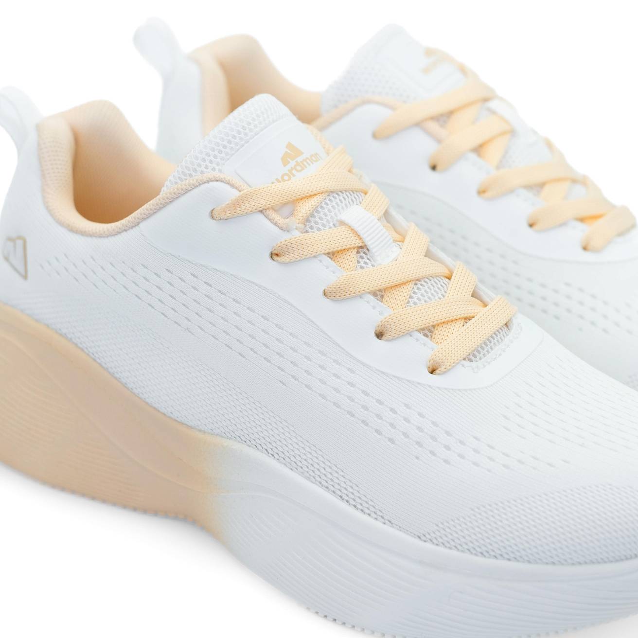 Женские кроссовки Nordman белые - фото 2