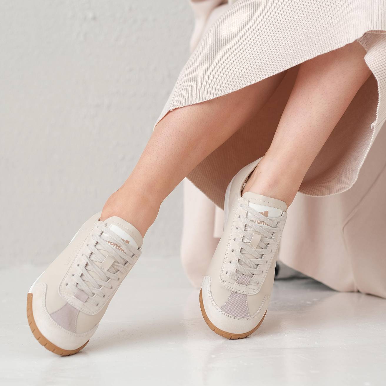 Кроссовки Nordman женские цвет бежевый - фото 2