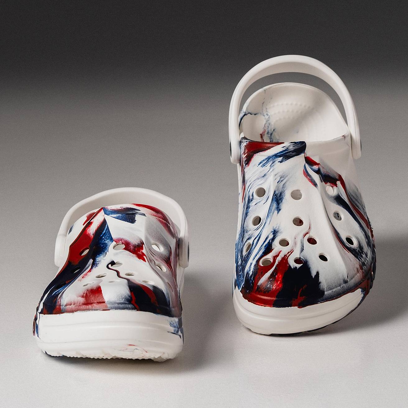 Сабо из ЭВА Nordman Shark белые с красно-синей модуляцией - фото 4