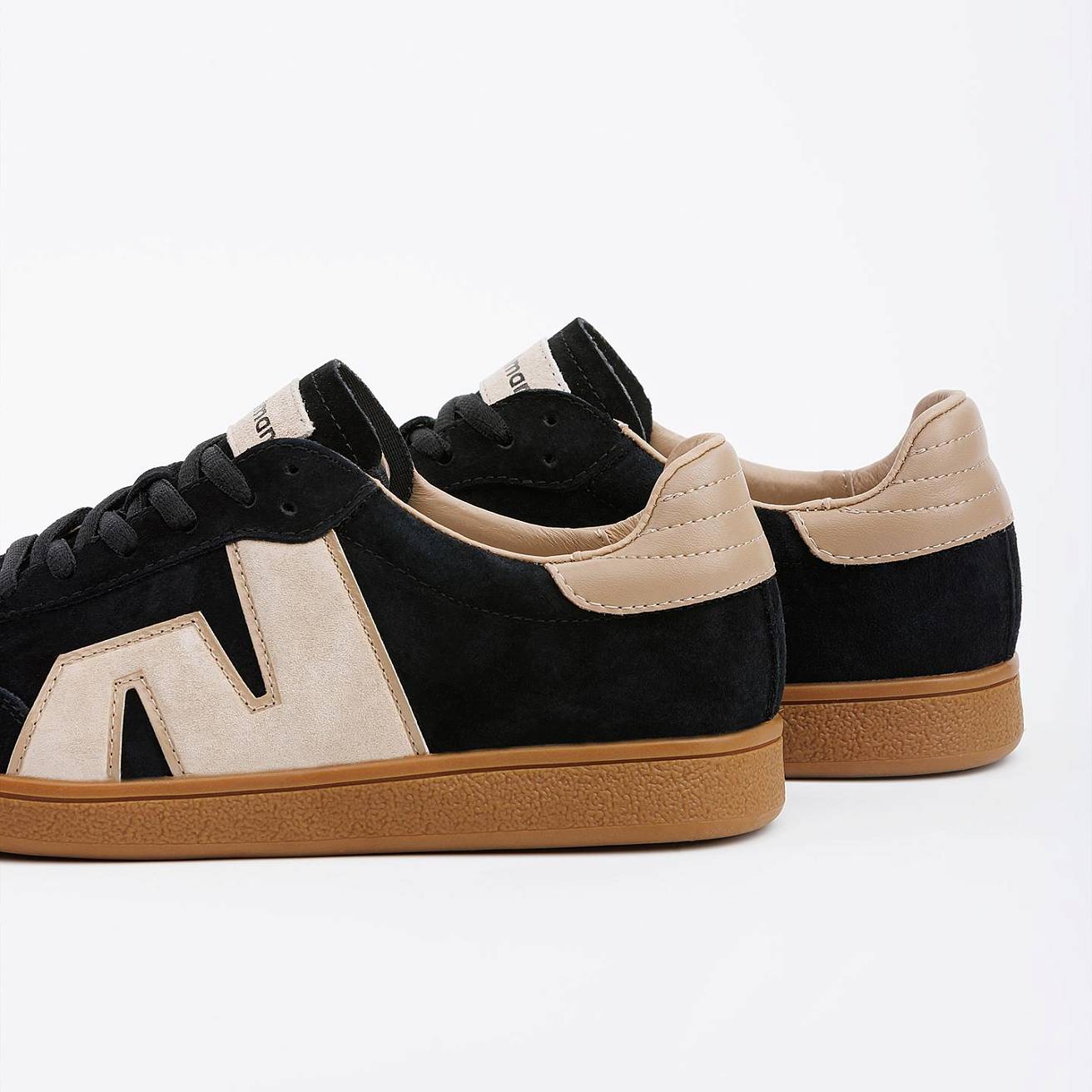 Женские кроссовки Nordman черные с бежевым - фото 2