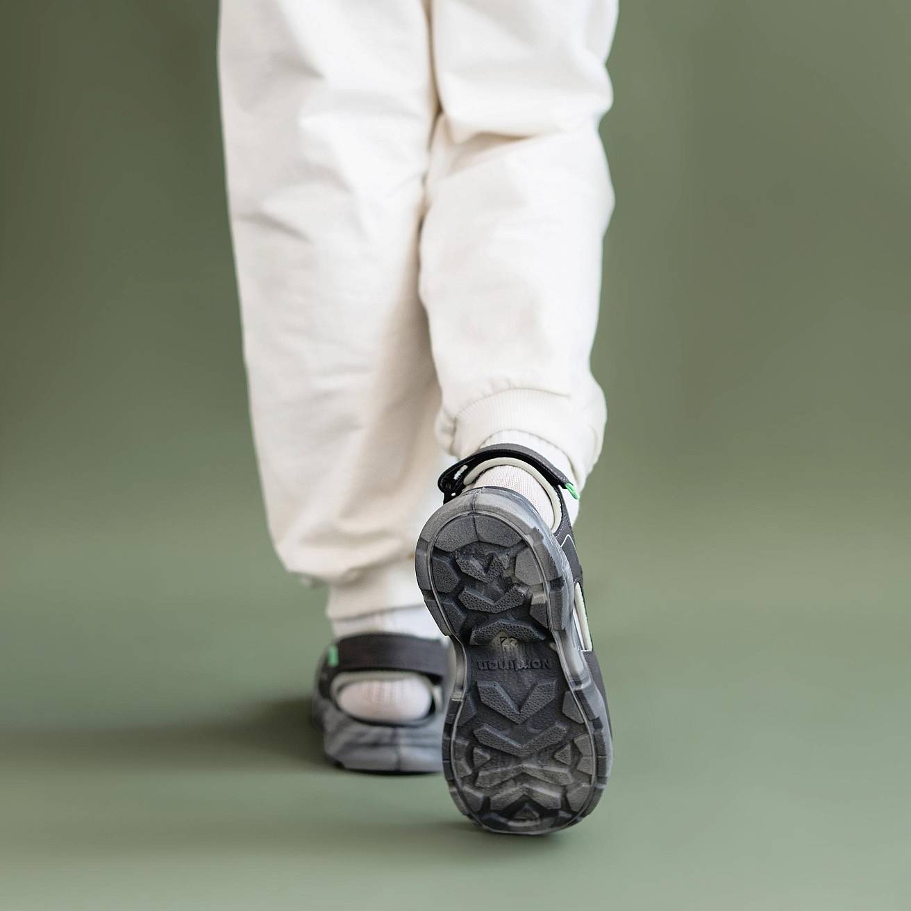 Детские летние сандалии cерые с зеленым - фото 3