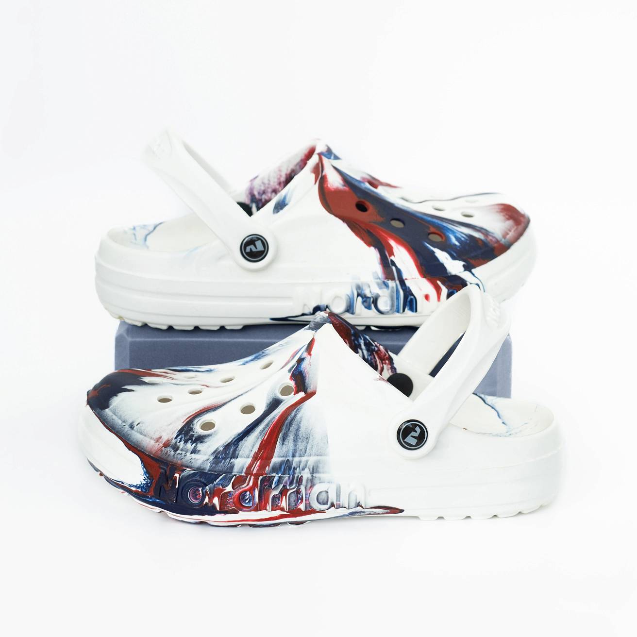 Сабо из ЭВА Nordman Shark белые с красно-синей модуляцией - фото 3