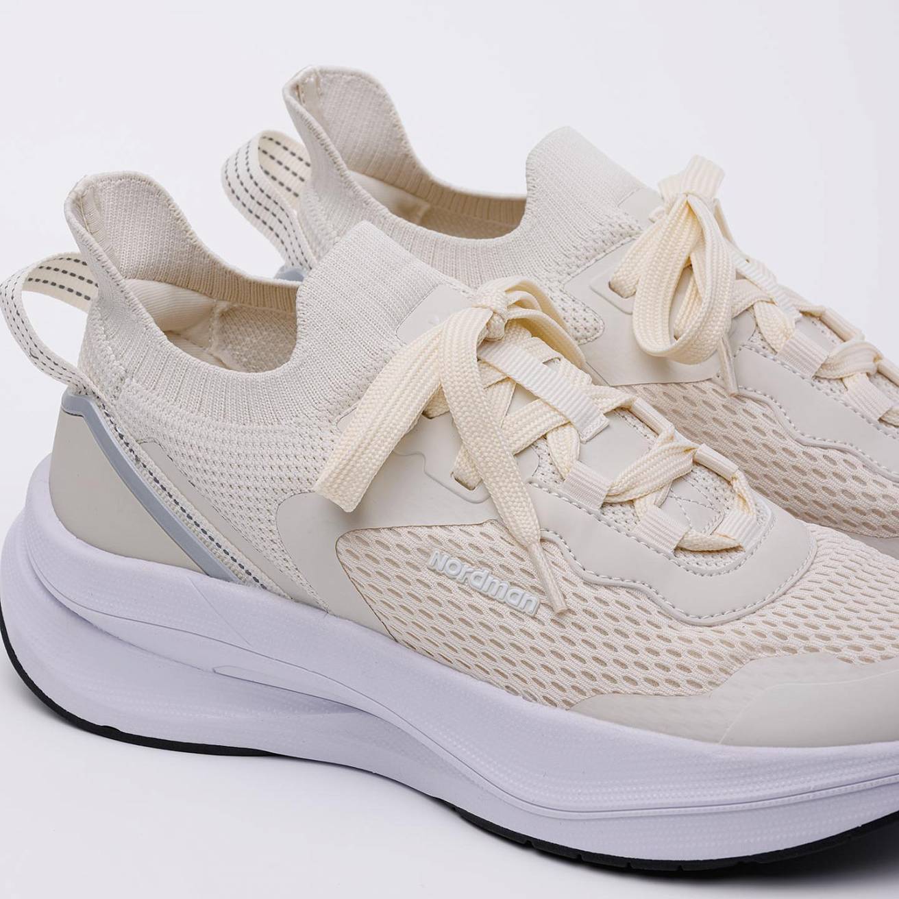 Женские кроссовки Nordman бежевые - фото 2