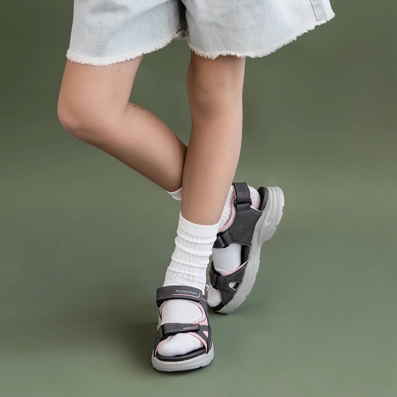 Детские летние сандалии серо-розовые - фото 2