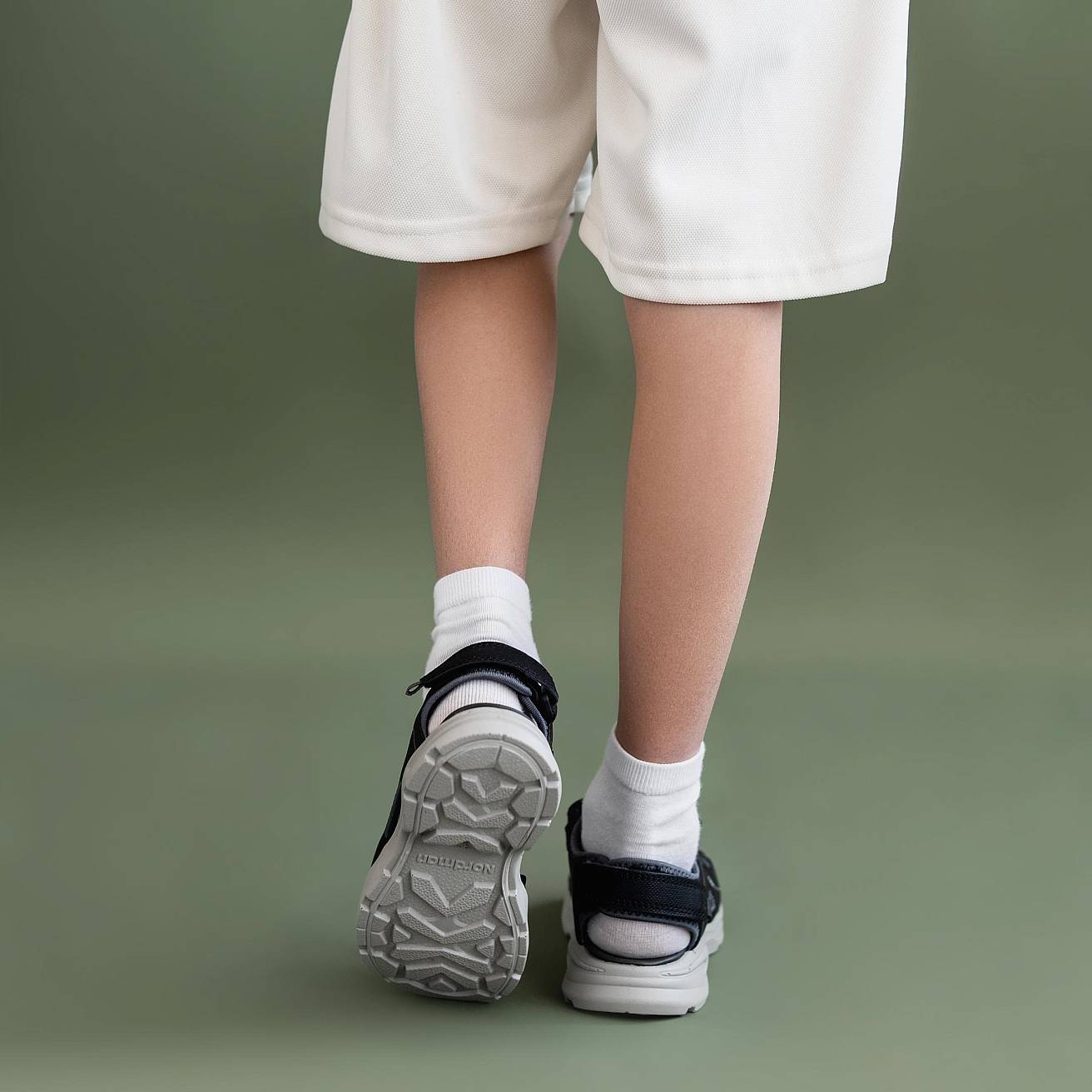 Детские летние сандалии чёрно-серые - фото 2