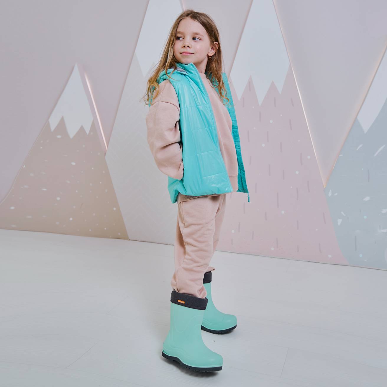 Nordman Wear жилет утепленный для девочки мятный - фото 2