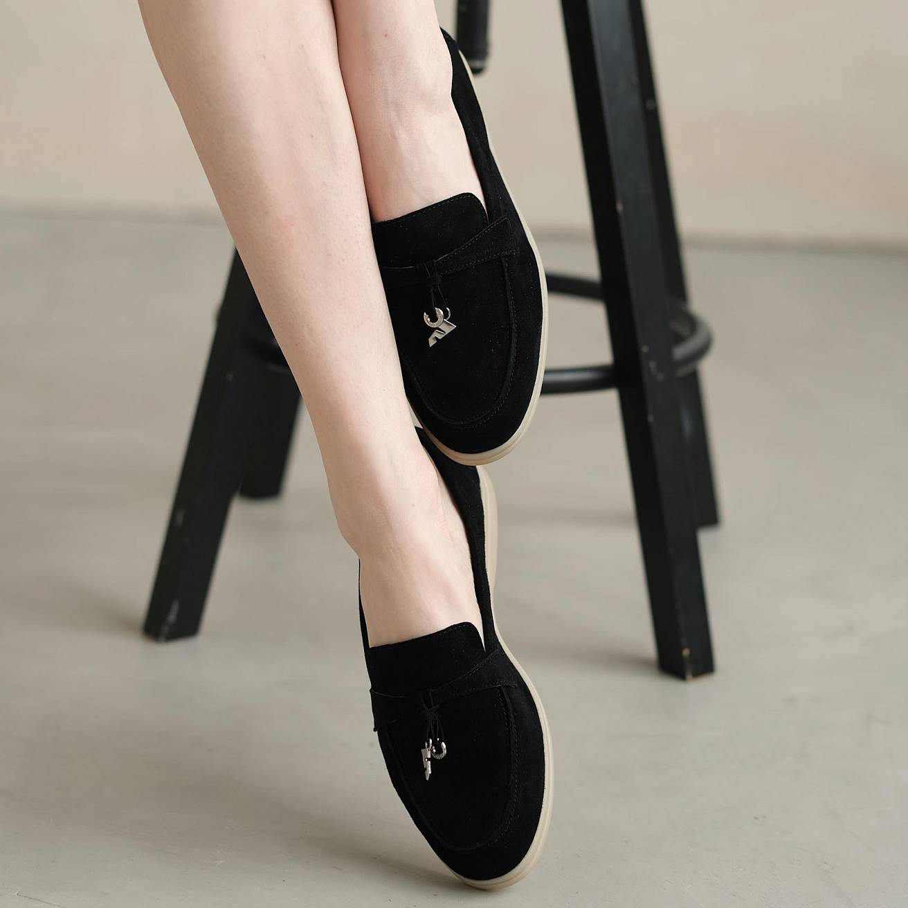 Женские лоферы цвет черный - фото 2
