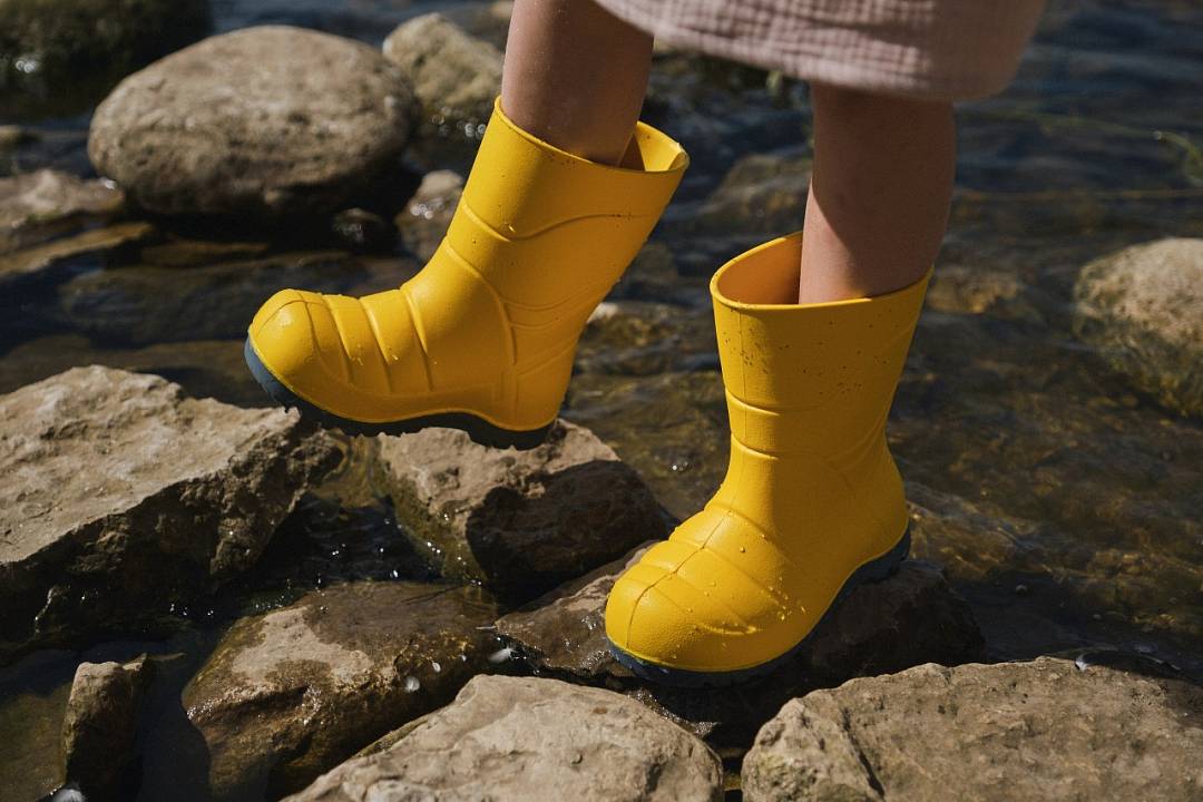 Лёгкая обувь в дорогу: что взять в отпуск, на дачу и к воде.